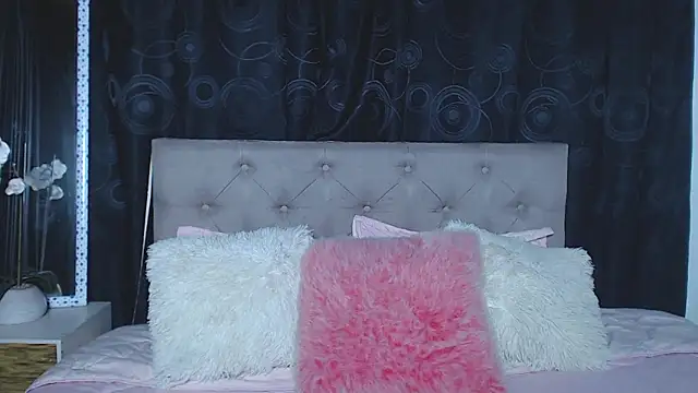 Snapshot of rebeka_kenye chatting on March 13, 6:45 pm rebeka kenye online show from March 13, 6:45 pm