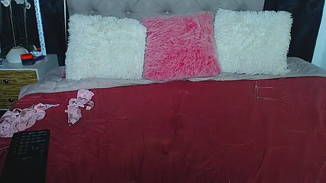 Snapshot of rebeka_kenye chatting on March 23, 12:26 am rebeka kenye online show from March 23, 12:26 am