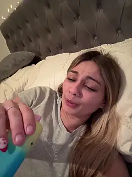 skyemorgan01 online show from March 3, 12:06 am