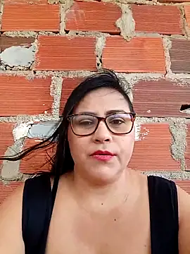 Snapshot of promiscuous-indecent-momm chatting on November 10, 4:17 pm promiscuous-indecent-momm online show from November 10, 4:17 pm