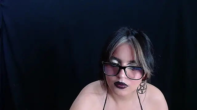 Snapshot of scarleth_shadow chatting on March 10, 1:01 am scarleth shadow online show from March 10, 1:01 am