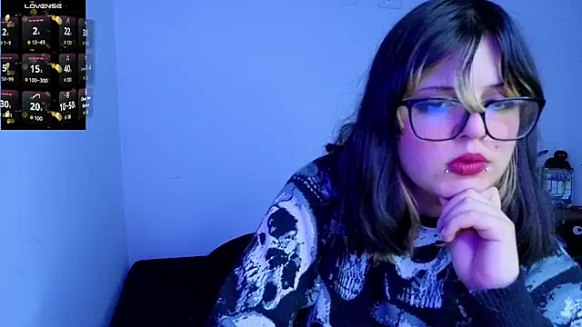 Snapshot of scarleth_shadow chatting on October 7, 6:32 am scarleth shadow online show from October 7, 6:32 am