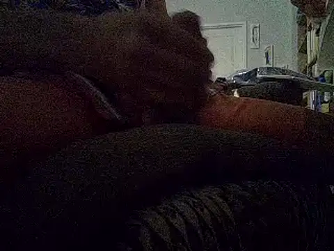 Snapshot of createur34 chatting on September 11, 8:20 pm createur34 online show from September 11, 8:20 pm