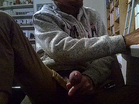 Snapshot of createur34 chatting on November 21, 9:46 pm createur34 online show from November 21, 9:46 pm