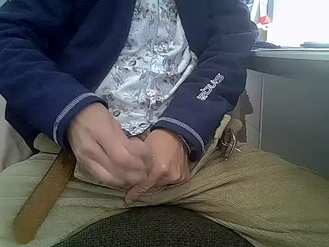 createur34 online show from March 26, 9:37 am