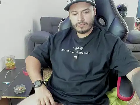 ragnar lothbrok777 online show from April 2, 7:44 pm