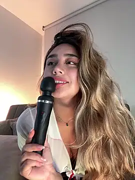 Hornyholly   online show from November 28, 11:51 pm