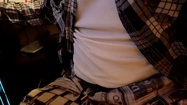 Snapshot of strongdude212 chatting on October 25, 7:16 am strongdude212 online show from October 25, 7:16 am