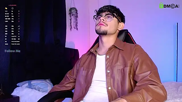 Snapshot of isaac-saenz chatting on October 12, 11:15 pm isaac-saenz online show from October 12, 11:15 pm