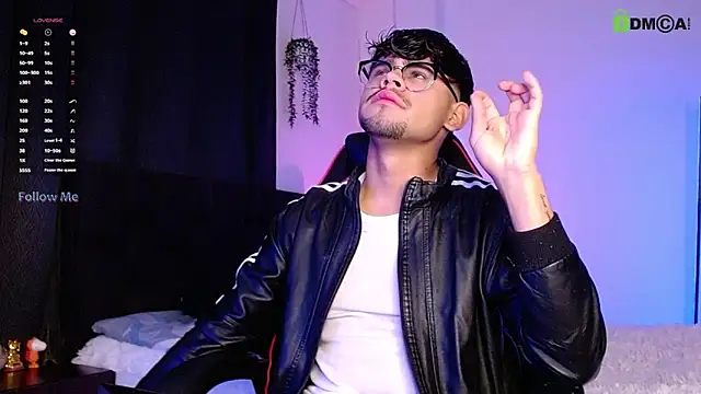 Snapshot of isaac-saenz chatting on October 14, 11:05 pm isaac-saenz online show from October 14, 11:05 pm