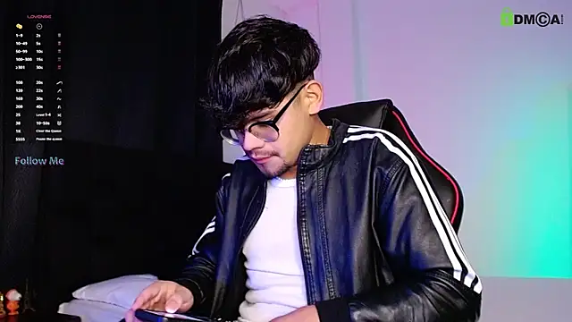 Snapshot of isaac-saenz chatting on October 21, 12:11 am isaac-saenz online show from October 21, 12:11 am