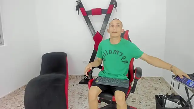 Isak Millan online show from October 14, 1:34 pm