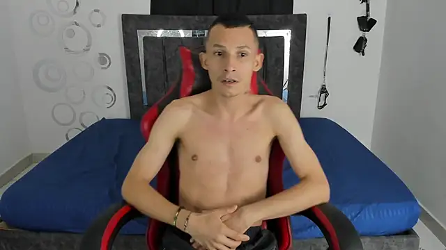 Isak Millan online show from November 17, 8:14 pm