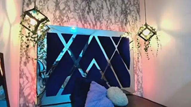 charlotte bluee online show from November 10, 6:51 pm