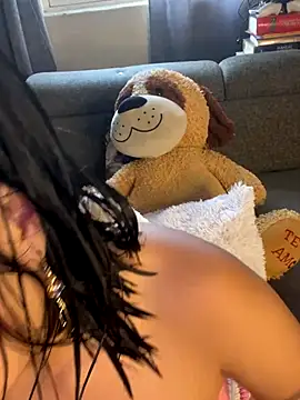 Snapshot of ZafiroKlein chatting on October 31, 9:05 pm ZafiroKlein online show from October 31, 9:05 pm