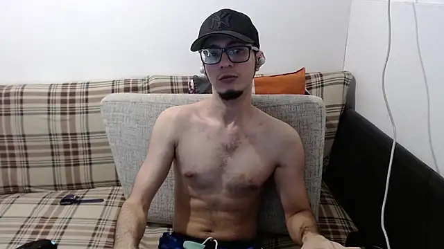 cholitohermoso online show from July 1, 2:40 pm