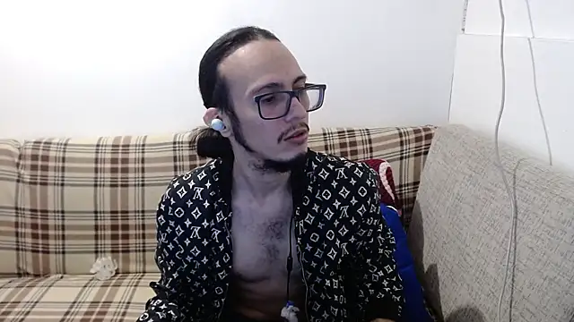 cholitohermoso online show from July 29, 2:37 pm