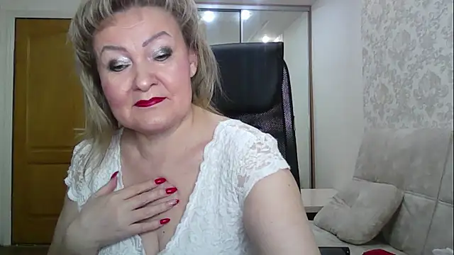 Snapshot of Victoria_secrets_ chatting on February 7, 3:49 pm Victoria secrets online show from February 7, 3:49 pm