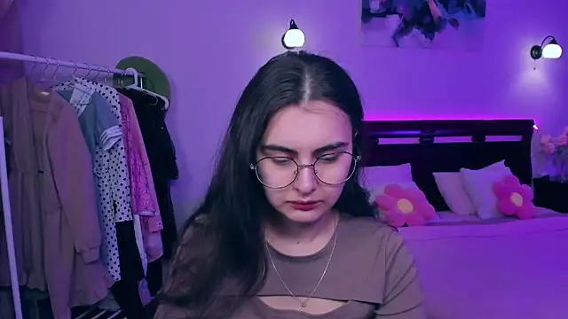 GabriellaMays online show from March 4, 5:11 am