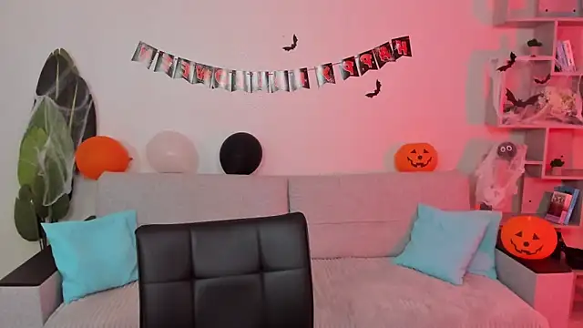 GabriellaMays online show from November 1, 5:09 am