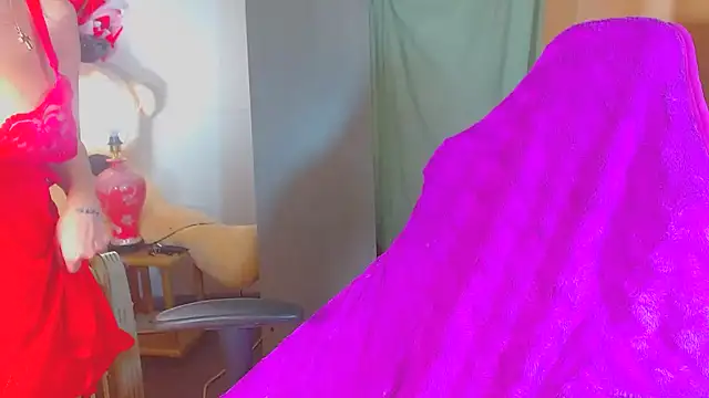 Snapshot of moonmaaiden chatting on February 8, 6:28 am moonmaaiden online show from February 8, 6:28 am