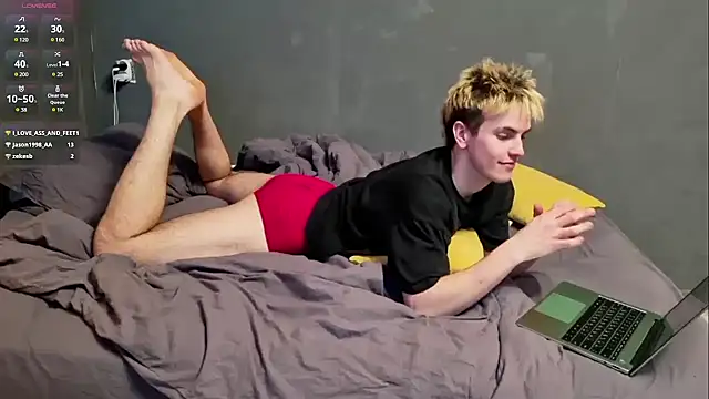 Snapshot of EdwinBlaze chatting on February 15, 6:12 pm EdwinBlaze online show from February 15, 6:12 pm