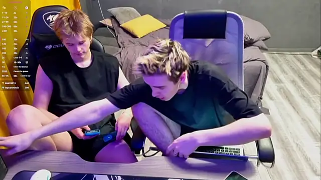 Snapshot of EdwinBlaze chatting on February 25, 4:21 pm EdwinBlaze online show from February 25, 4:21 pm