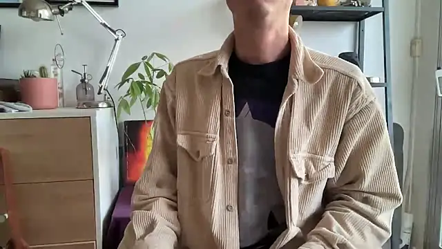 Snapshot of MikymikeBBWD chatting on November 13, 2:38 pm MikymikeBBWD online show from November 13, 2:38 pm