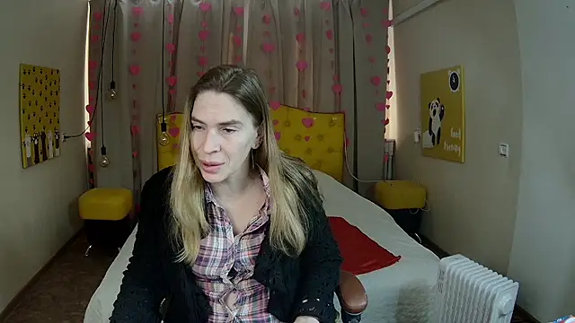 TessaDaybreak online show from February 5, 7:35 am