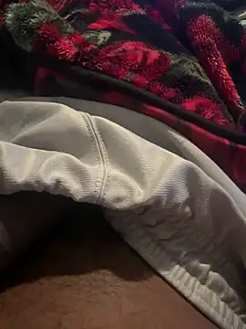 Snapshot of Slimlightrising chatting on February 17, 6:15 pm Slimlightrising online show from February 17, 6:15 pm