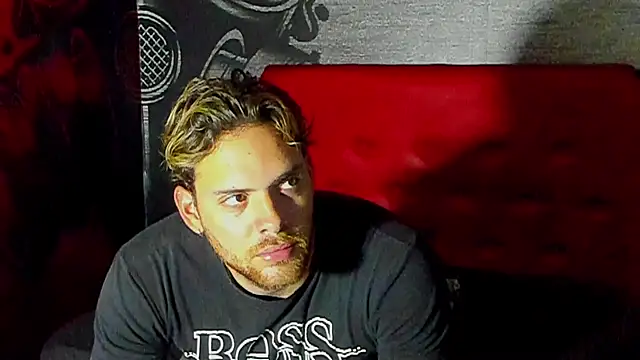 Snapshot of arnold_bekam chatting on February 14, 7:23 pm arnold bekam online show from February 14, 7:23 pm