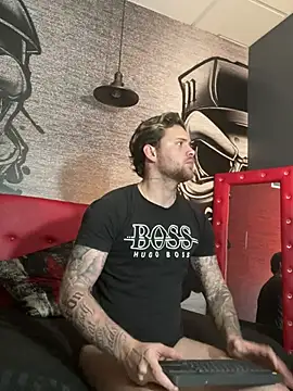 Snapshot of arnold_bekam chatting on February 14, 10:25 pm arnold bekam online show from February 14, 10:25 pm