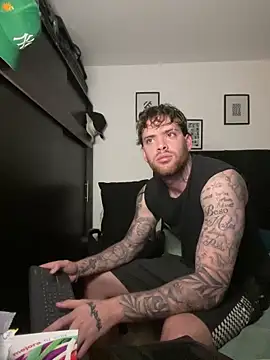 Snapshot of arnold_bekam chatting on February 20, 11:20 am arnold bekam online show from February 20, 11:20 am