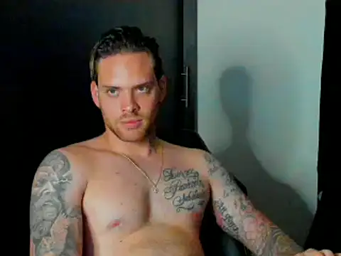 Snapshot of arnold_bekam chatting on March 13, 3:00 am arnold bekam online show from March 13, 3:00 am