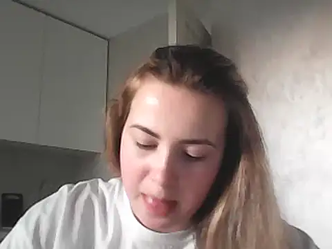 Snapshot of GoddessTenderness chatting on February 27, 3:26 pm GoddessTenderness online show from February 27, 3:26 pm