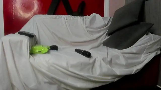 Snapshot of ebony_valentina chatting on September 20, 1:50 am ebony valentina online show from September 20, 1:50 am