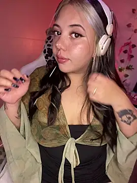  ivyginger online show from June 12, 12:20 am