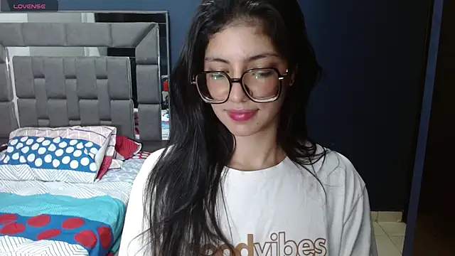 Violett 11 online show from March 15, 5:08 am