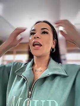 Snapshot of Naatalia chatting on October 31, 6:42 pm Naatalia online show from October 31, 6:42 pm