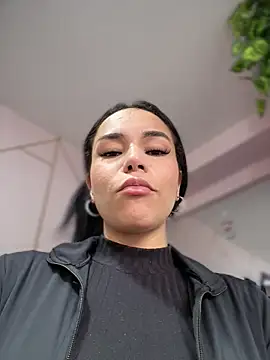 Snapshot of Naatalia chatting on November 27, 5:48 pm Naatalia online show from November 27, 5:48 pm