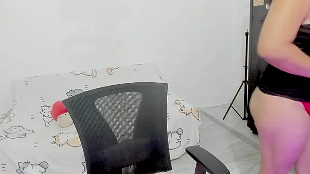 Naoko 7w7 online show from December 2, 12:05 am