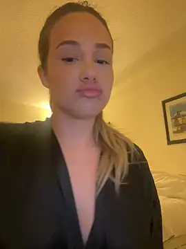 berrymerrysweet online show from March 17, 1:14 am