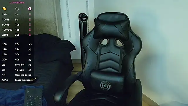 Snapshot of kevin_jef chatting on February 13, 2:29 am kevin jef online show from February 13, 2:29 am