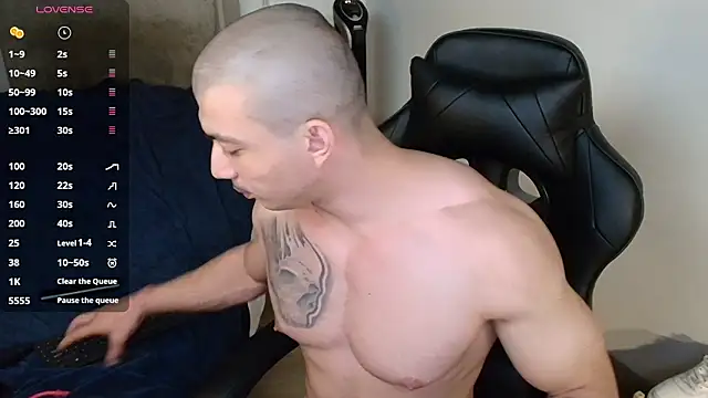 Snapshot of kevin_jef chatting on March 1, 12:45 am kevin jef online show from March 1, 12:45 am