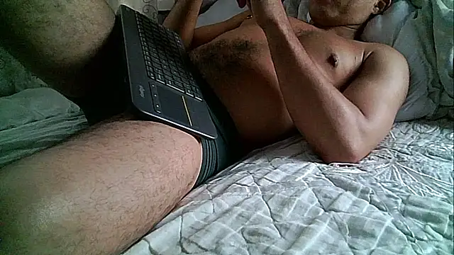 mchdo09 online show from April 5, 9:01 pm