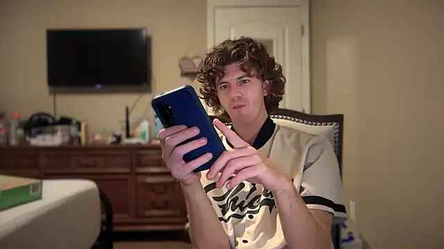 Snapshot of greekmythics chatting on October 10, 8:41 pm greekmythics online show from October 10, 8:41 pm