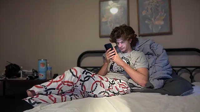 Snapshot of greekmythics chatting on October 19, 12:28 pm greekmythics online show from October 19, 12:28 pm