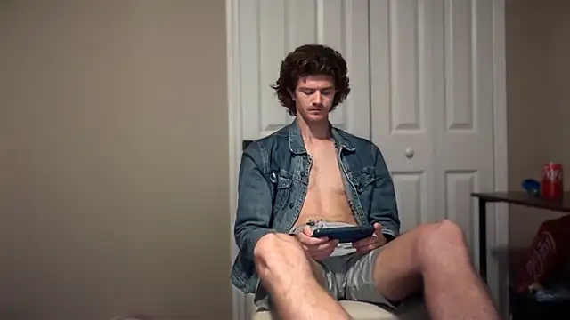 Snapshot of greekmythics chatting on October 23, 11:31 am greekmythics online show from October 23, 11:31 am