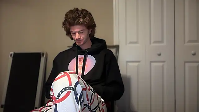 Snapshot of greekmythics chatting on November 1, 10:39 am greekmythics online show from November 1, 10:39 am