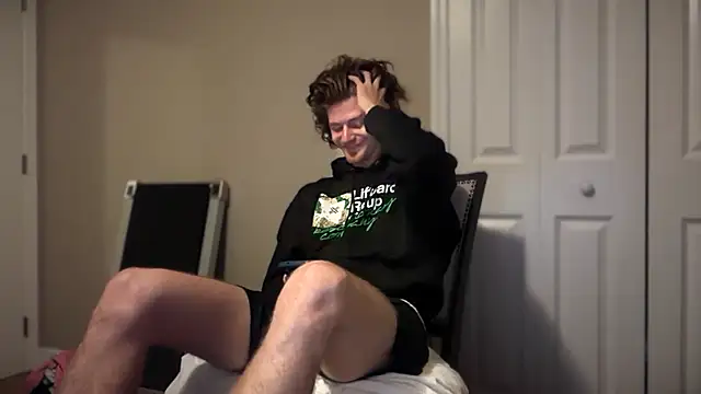 Snapshot of greekmythics chatting on November 1, 11:40 pm greekmythics online show from November 1, 11:40 pm